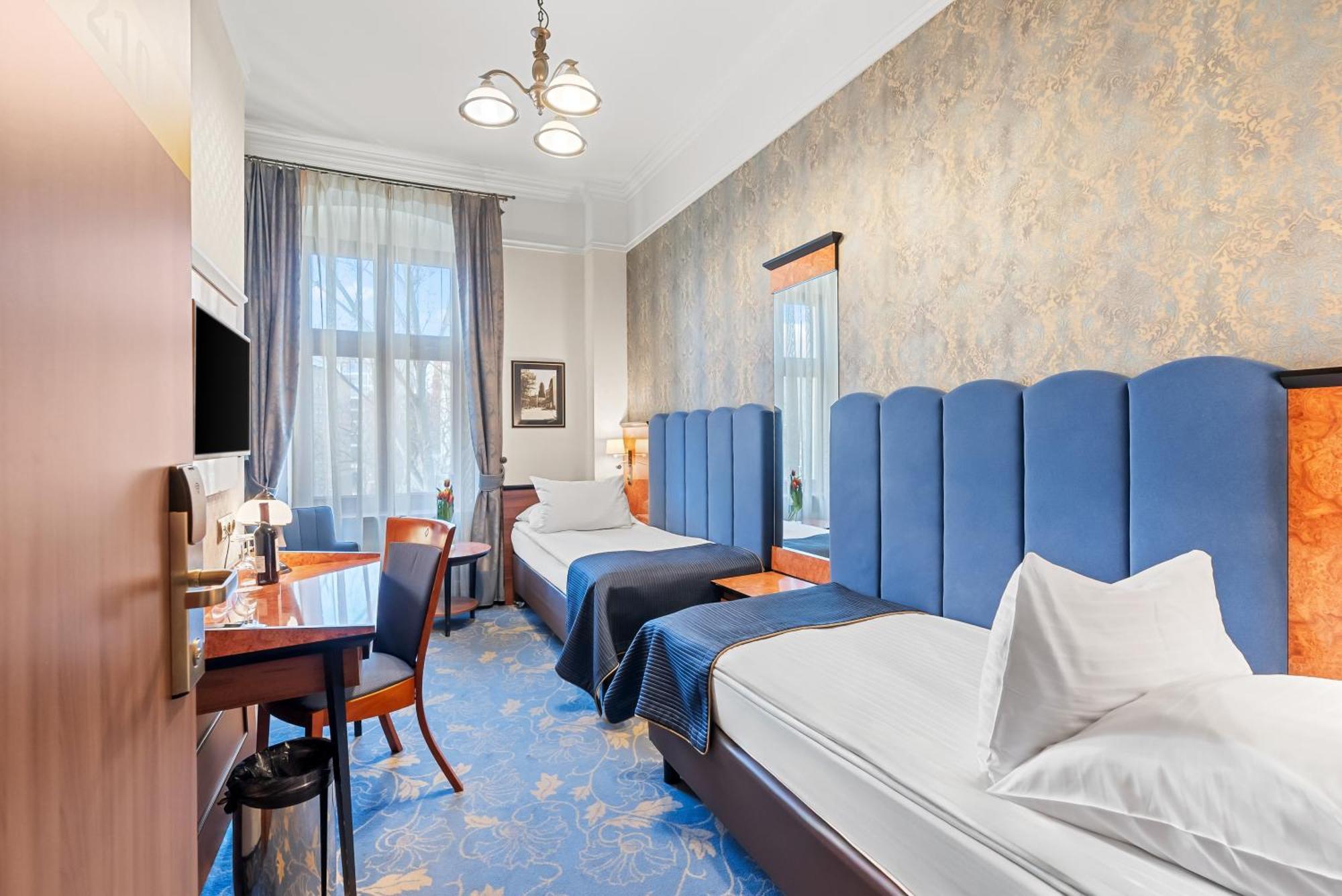 Hotel Diament Plaza Gliwice Esterno foto