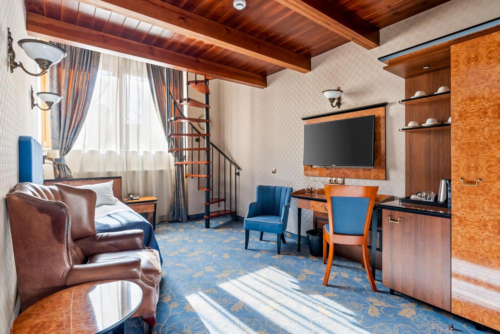 Hotel Diament Plaza Gliwice Esterno foto