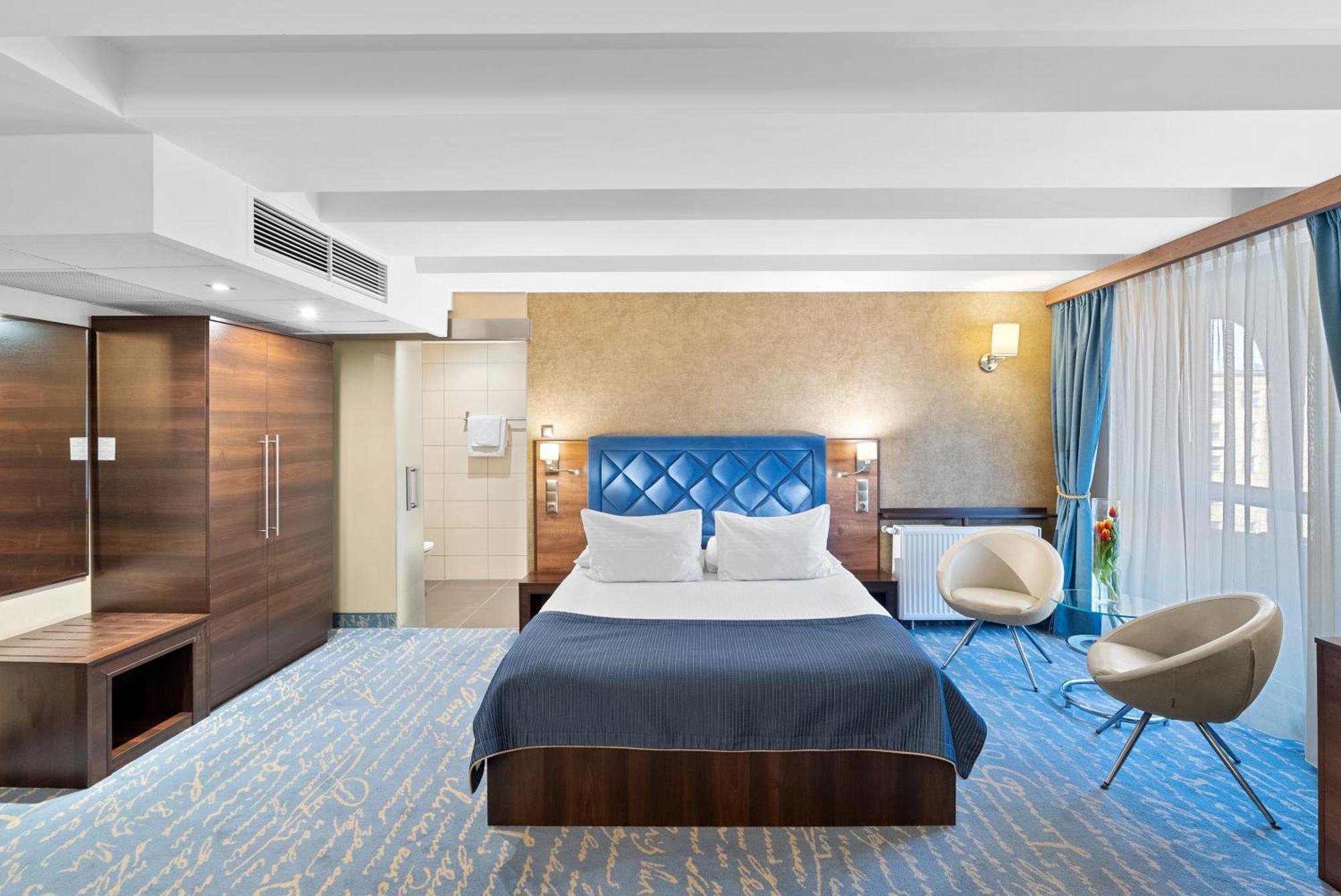 Hotel Diament Plaza Gliwice Esterno foto