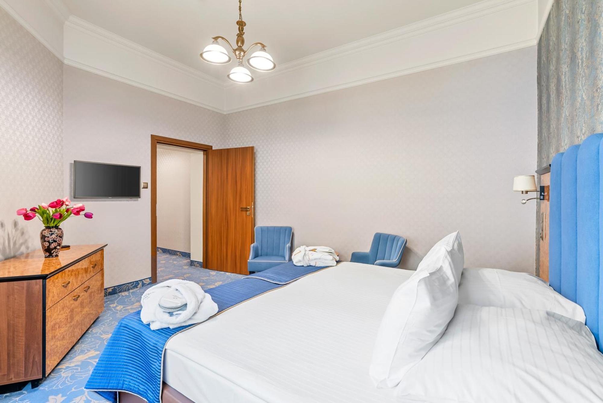 Hotel Diament Plaza Gliwice Esterno foto