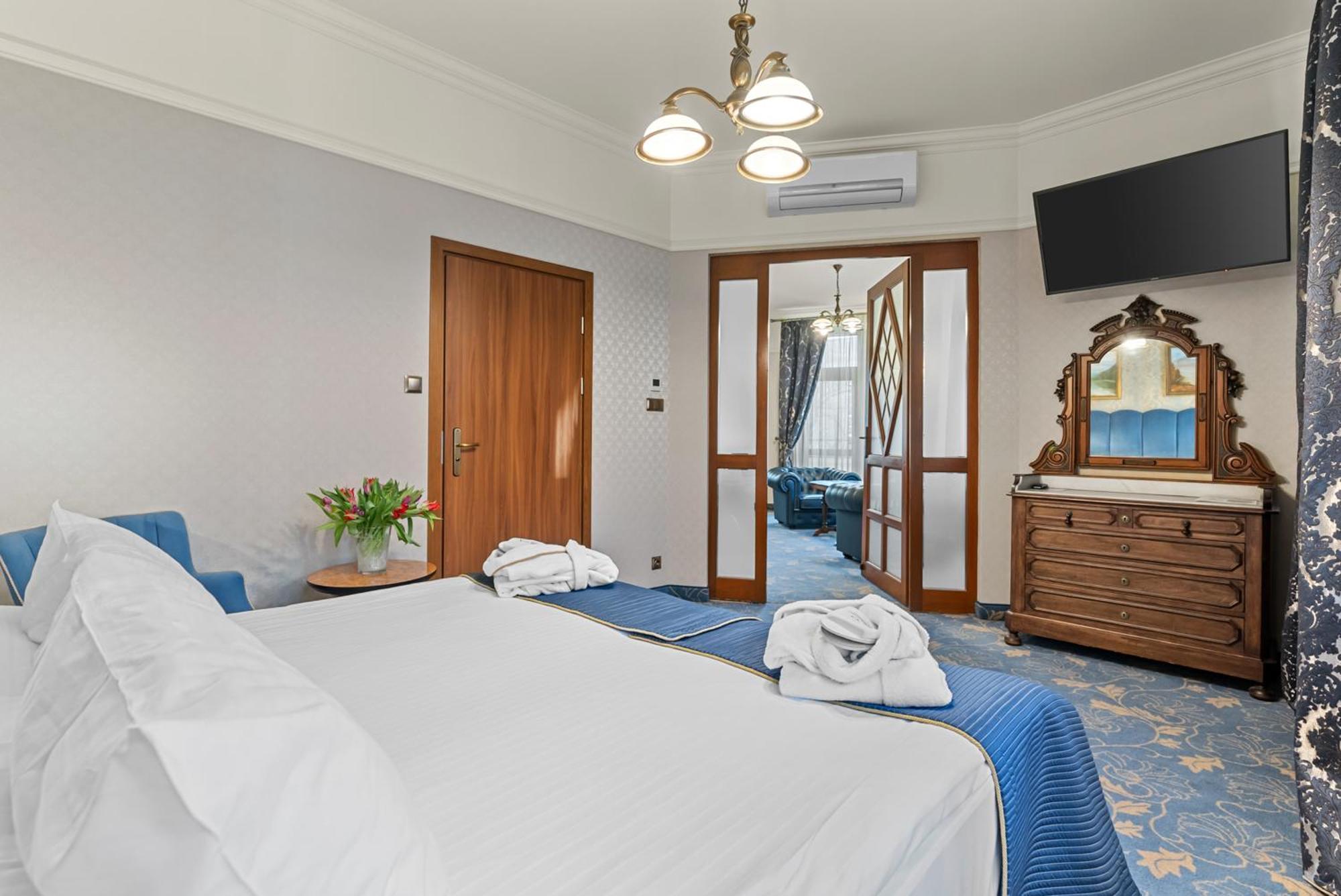 Hotel Diament Plaza Gliwice Esterno foto